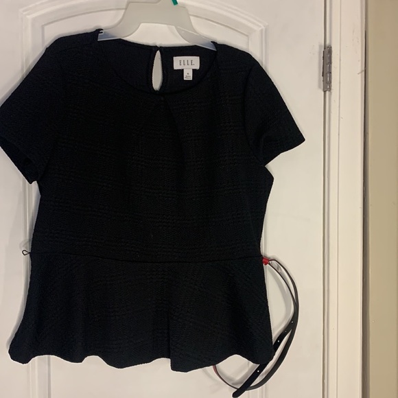 Elle size X large peplum black top with belt - Picture 2 of 2